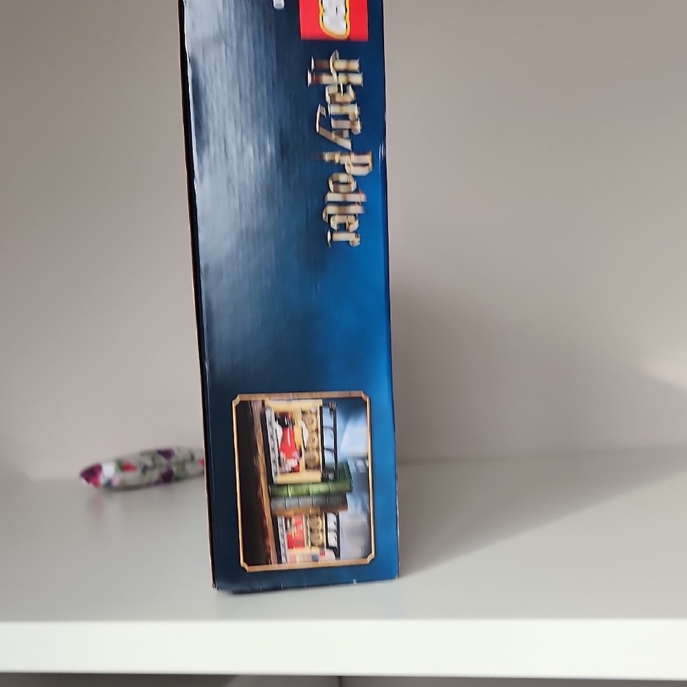Lego Harry Potter Hogwarts Express Book Nook Set - Red, Black, Tan - Picture 3 of 8